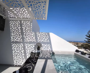 Exo Santorini: Πολυτελής διαμονή στην αυθεντική πλευρά της Σαντορίνης