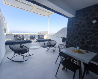 Exo Santorini: Πολυτελής διαμονή στην αυθεντική πλευρά της Σαντορίνης