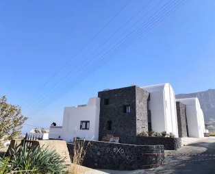 Exo Santorini: Πολυτελής διαμονή στην αυθεντική πλευρά της Σαντορίνης