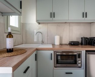 The Lemon Tree House: Μια ήσυχη κατοικία στην καρδιά των Φηρών