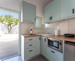 The Lemon Tree House: Μια ήσυχη κατοικία στην καρδιά των Φηρών