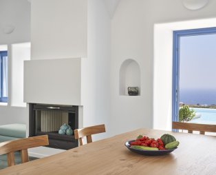 Villa Rodakes: Εμπειρία κυκλαδίτικης πολυτέλειας στη Σαντορίνη