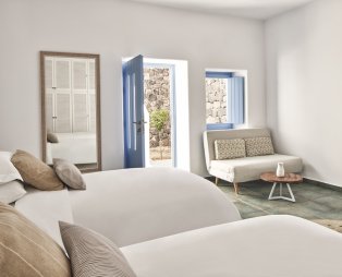 Villa Rodakes: Εμπειρία κυκλαδίτικης πολυτέλειας στη Σαντορίνη