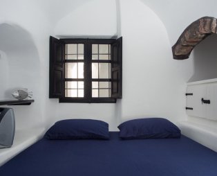 Villa Orpheus Santorini: Oνειρική διαμονή σε μια παραδοσιακή κατοικία της Σαντορίνης