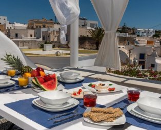 Villa Orpheus Santorini: Oνειρική διαμονή σε μια παραδοσιακή κατοικία της Σαντορίνης