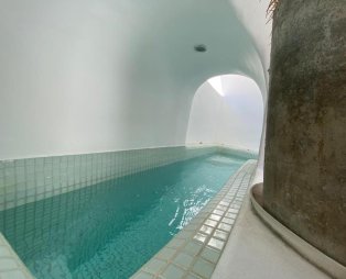 Villa Orpheus Santorini: Oνειρική διαμονή σε μια παραδοσιακή κατοικία της Σαντορίνης