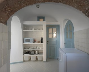 Nano Oia Collection: Εκεί όπου το ηλιοβασίλεμα συναντά την ψυχή της Σαντορίνης