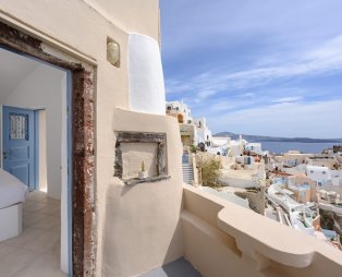 Nano Oia Collection: Εκεί όπου το ηλιοβασίλεμα συναντά την ψυχή της Σαντορίνης