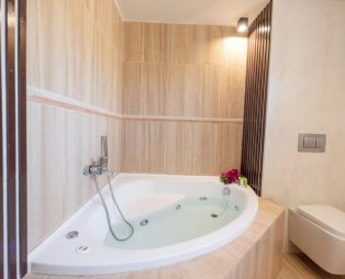 180° South Seaside Hotel: Πολυτελής διαμονή στην ακτογραμμή της Ερμιονίδας