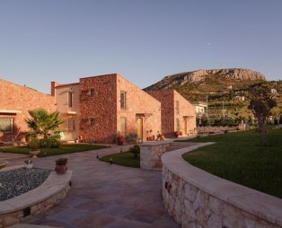 99 Luxury Exotic Villas: Φιλοξενία υψηλών προδιαγραφών στο Ναύπλιο