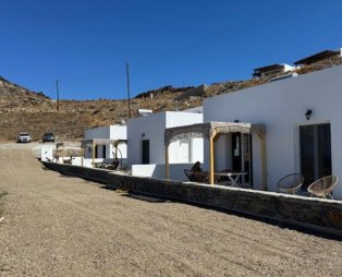 Aenya Kythnos Villas: Φιλοξενία που ξεχωρίζει στην ήρεμη πλευρά της Κύθνου