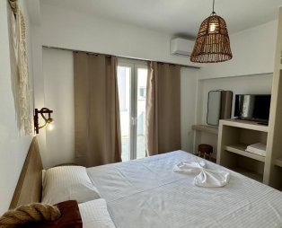 Aenya Kythnos Villas: Φιλοξενία που ξεχωρίζει στην ήρεμη πλευρά της Κύθνου