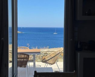 Aenya Kythnos Villas: Φιλοξενία που ξεχωρίζει στην ήρεμη πλευρά της Κύθνου