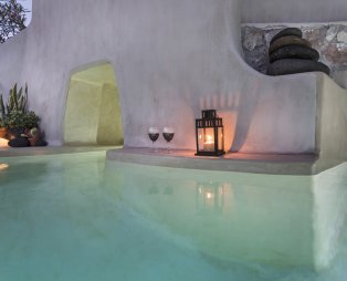 Canava Villas: Μοναδική εμπειρία διαμονής σε ένα παλιό οινοποιείο της Σαντορίνης