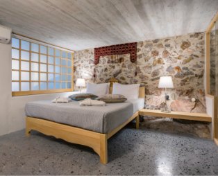 Canava Villas: Μοναδική εμπειρία διαμονής σε ένα παλιό οινοποιείο της Σαντορίνης