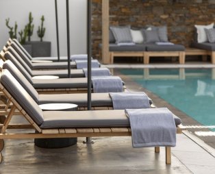 Chora Kythnos Suites: Πολυτελής διαμονή στην καρδιά της Κύθνου