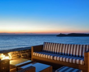 Κέως by the sea: Διακοπές στην Κέα με θέα το μοναδικό μπλε του Αιγαίου