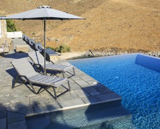 MV Kythnos Seaside Villa: Απόδραση σε ένα τοπίο της Κύθνου που κόβει την ανάσα