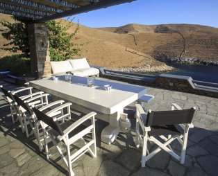 MV Kythnos Seaside Villa: Απόδραση σε ένα τοπίο της Κύθνου που κόβει την ανάσα