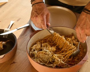 Petra Restaurant: Η γαστρονομική καρδιά του Sun Aeriko στην Τήνο