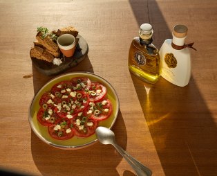 Petra Restaurant: Η γαστρονομική καρδιά του Sun Aeriko στην Τήνο