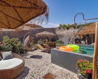 Rock Villas Complex: Ιδιωτικό πολυτελές καταφύγιο στο Εμπορείο της Σαντορίνης