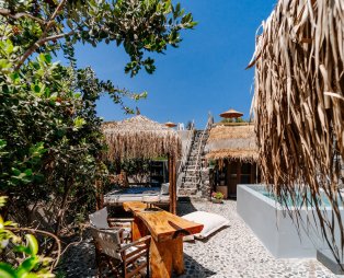 Rock Villas Complex: Ιδιωτικό πολυτελές καταφύγιο στο Εμπορείο της Σαντορίνης