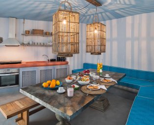 Rock Villas Complex: Ιδιωτικό πολυτελές καταφύγιο στο Εμπορείο της Σαντορίνης