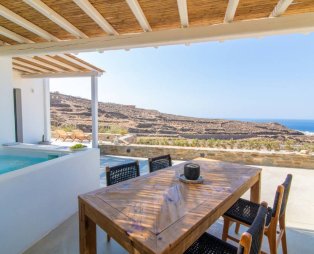 Rockaine Suites: Luxury διαμονή στην Τήνο με θέα το Αιγαίο