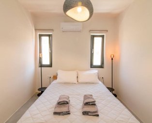 Rockaine Suites: Luxury διαμονή στην Τήνο με θέα το Αιγαίο