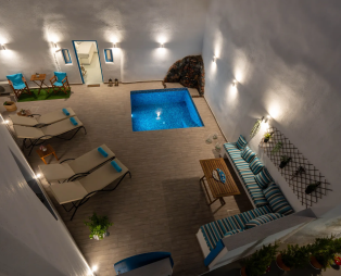Santorita Suites: Αυθεντική εμπειρία φιλοξενίας στο Ακρωτήρι Σαντορίνης
