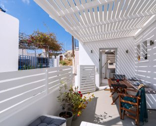 Santorita Suites: Αυθεντική εμπειρία φιλοξενίας στο Ακρωτήρι Σαντορίνης