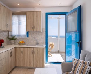 Santorita Suites: Αυθεντική εμπειρία φιλοξενίας στο Ακρωτήρι Σαντορίνης
