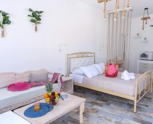 Santorita Suites: Αυθεντική εμπειρία φιλοξενίας στο Ακρωτήρι Σαντορίνης