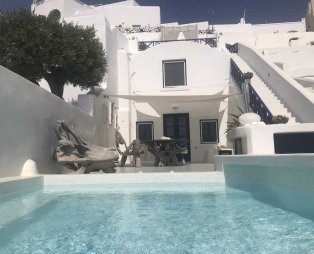 Stilvi Suites: Διαμονή με μαγευτική θέα στο ηφαίστειο της Σαντορίνης