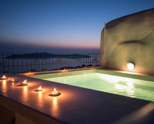 Stilvi Suites: Διαμονή με μαγευτική θέα στο ηφαίστειο της Σαντορίνης