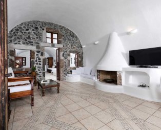 Stilvi Suites: Διαμονή με μαγευτική θέα στο ηφαίστειο της Σαντορίνης