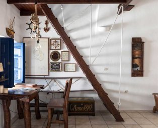 Stilvi Suites: Διαμονή με μαγευτική θέα στο ηφαίστειο της Σαντορίνης