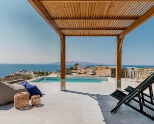 Verros Hut: Η φιλοξενία συναντά το γαλάζιο του Αιγαίου στην Κύθνο