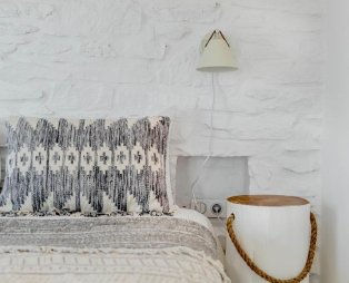 Verros Hut: Η φιλοξενία συναντά το γαλάζιο του Αιγαίου στην Κύθνο