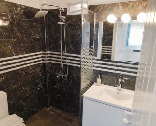 Villa Elena Kythnos: Ήρεμες διακοπές στην Κύθνο μέσα στο απέραντο γαλάζιο