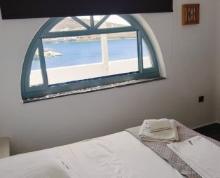 Villa Elena Kythnos: Ήρεμες διακοπές στην Κύθνο μέσα στο απέραντο γαλάζιο