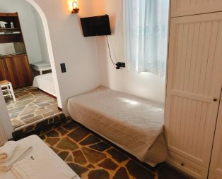 Villa Elena Kythnos: Ήρεμες διακοπές στην Κύθνο μέσα στο απέραντο γαλάζιο