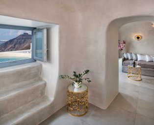 Athina Luxury Suites: Ζήστε την πολυτέλεια στη Σαντορίνη