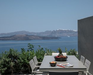Melidonia Suites: Μια ήσυχη όαση χαλάρωσης στη Σαντορίνη