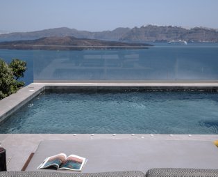 Melidonia Suites: Μια ήσυχη όαση χαλάρωσης στη Σαντορίνη