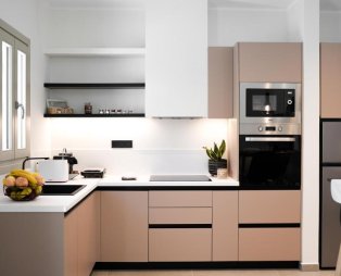 Apademia: Απολαύστε την πραγματική φιλοξενία στη Σκύρο