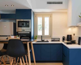 Apademia: Απολαύστε την πραγματική φιλοξενία στη Σκύρο