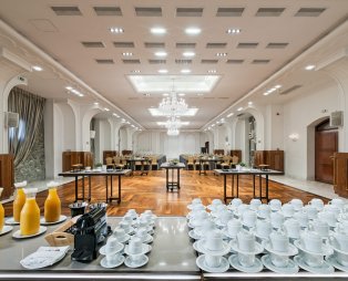 Porto Palace Hotel Thessaloniki: Διαμονή 5 αστέρων σε ένα ιστορικό κτίριο της πόλης