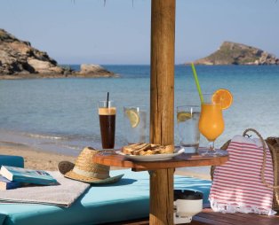 Calma Boutique Hotel: Ένα ήρεμο καταφύγιο στις Αγκαθωπές Σύρου